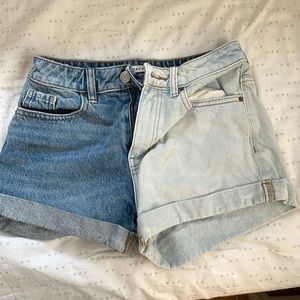 PACSUN women’s denim shorts - size 25